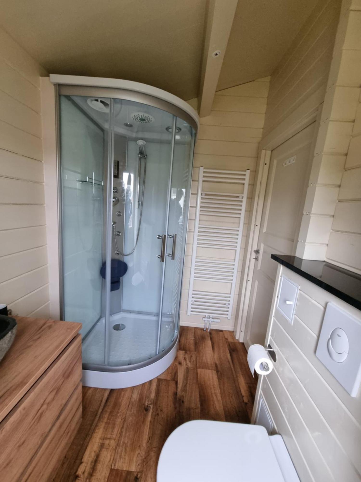 Nieuw - Luxe Blokhut Chalet In Bosrijke Omgeving Anloo Екстериор снимка